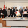 GAZİANTEP BÜYÜKŞEHİR’E İKİ ÖNEMLİ BELGE: BEBEK DOSTU KURUM VE BESLENME DOSTU İŞ YERİ